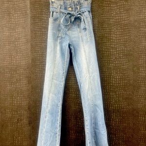 Flying tomato, light wash , high waited , bellbottoms